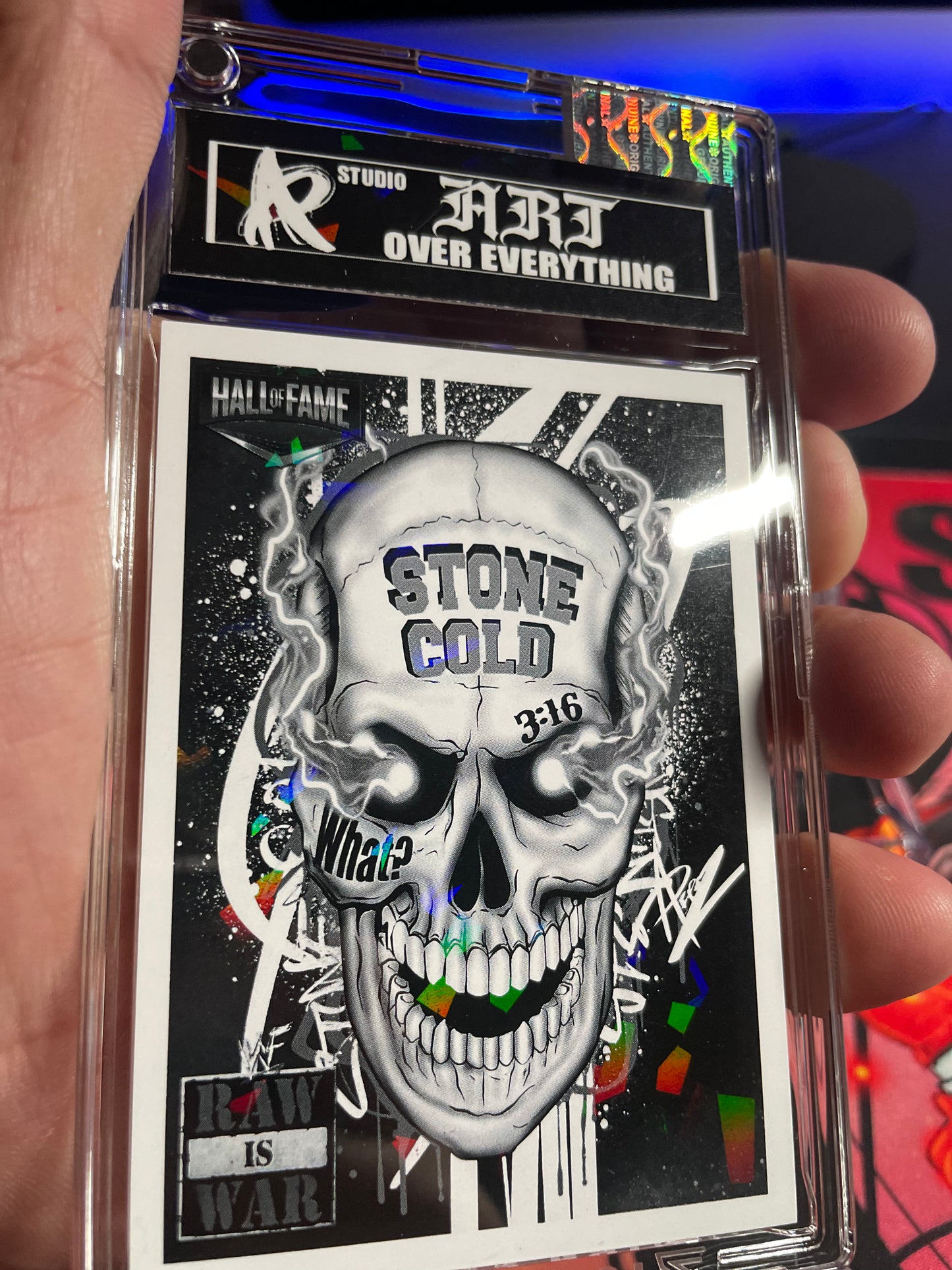BLK/WHT: WWE SMOKIN SKULL -Series #2 Holographic ART Card